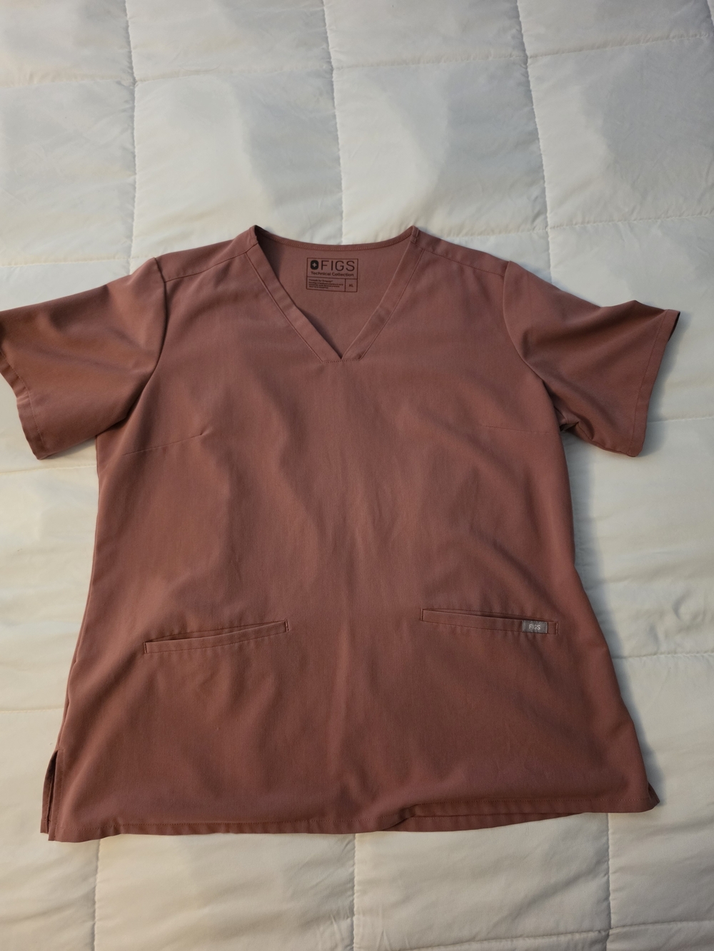 *set* Figs V-Neck Top - Dusty Rose